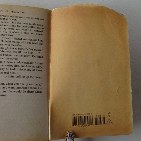 Set Of Two Paperback Books - To Kill a Mockingbird and Darkfever - Picture 9 of 16